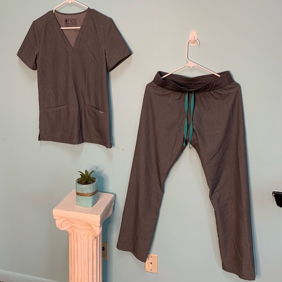 Figs Tops - GUC GRAPHITE FIGS SCRUB SET SIZE XS